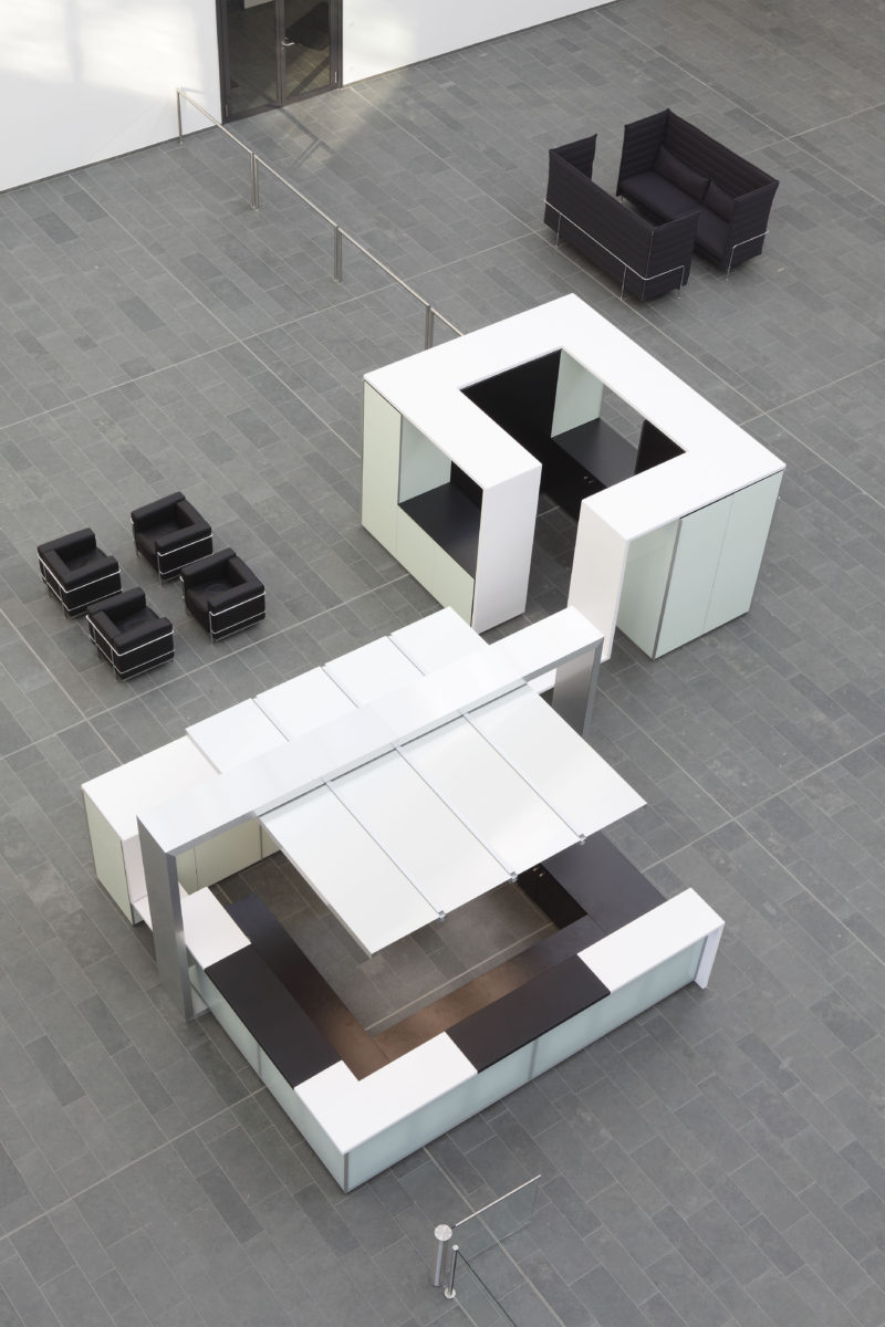 Headquarter Altana Empfangstresen